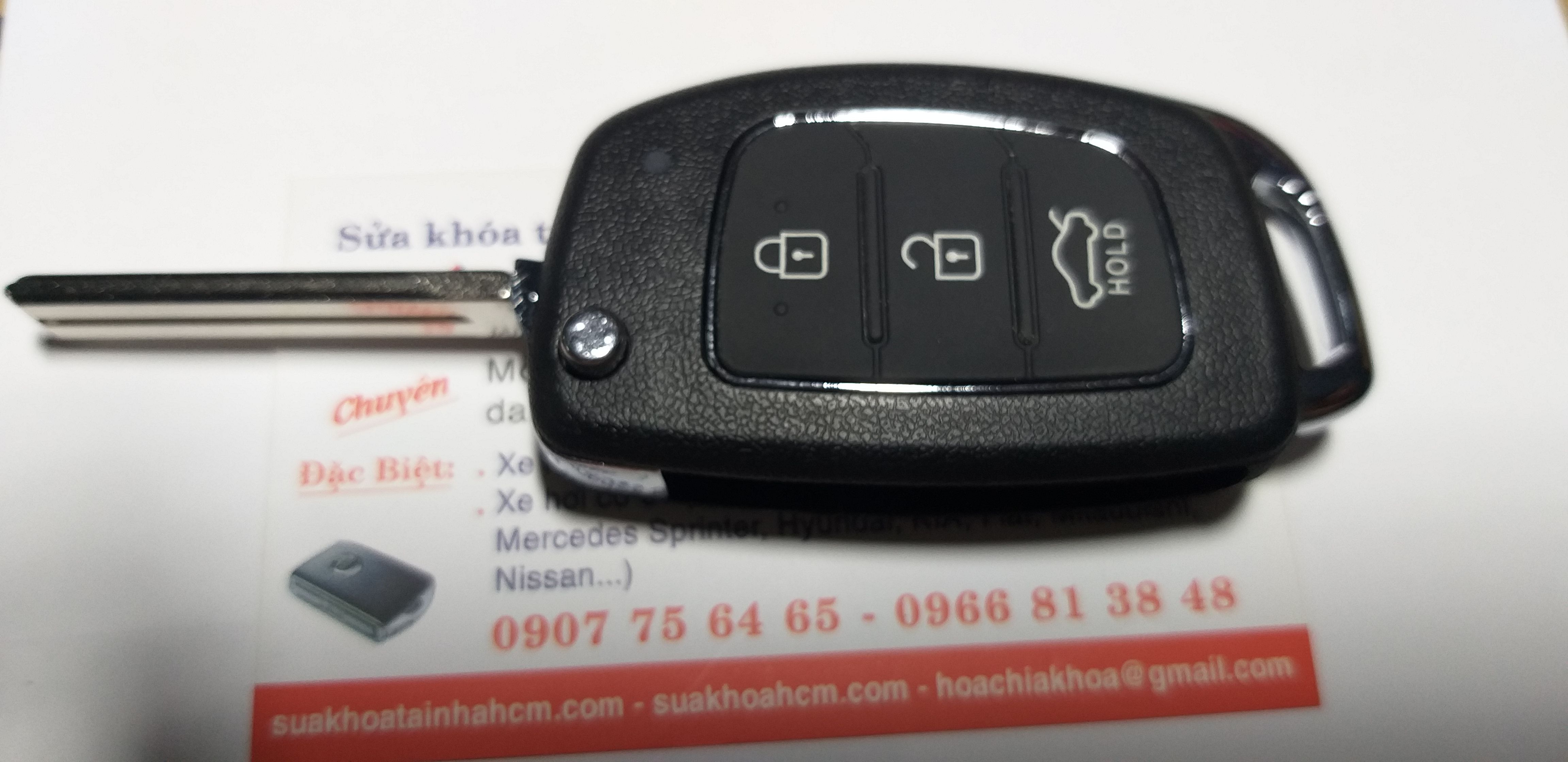 mở khóa xe hơi giá rẻ tại q 8 lh 0966813848